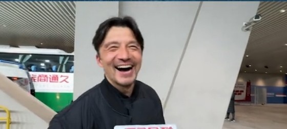 帶孩子和帶球隊(duì)哪個(gè)更累？謝暉笑言：都累，但帶孩子更累
